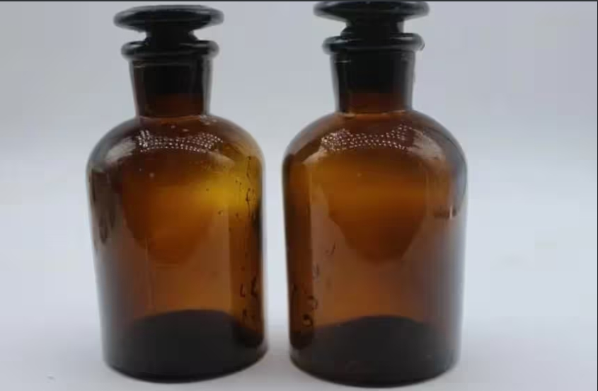 干细胞膜伪装的聚乳酸-羟基乙酸共聚(PLGA)纳米颗粒包裹姜黄素，SCM-camouflaged PLGA@Cur NPs